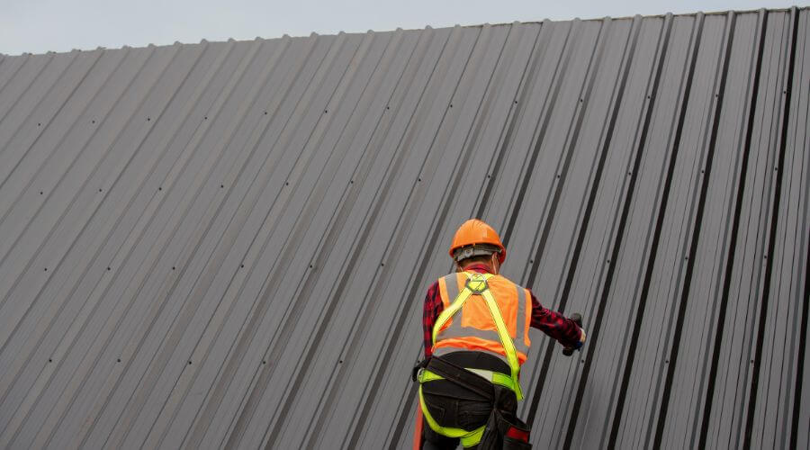 Expert new roof installation services in Iola, WI